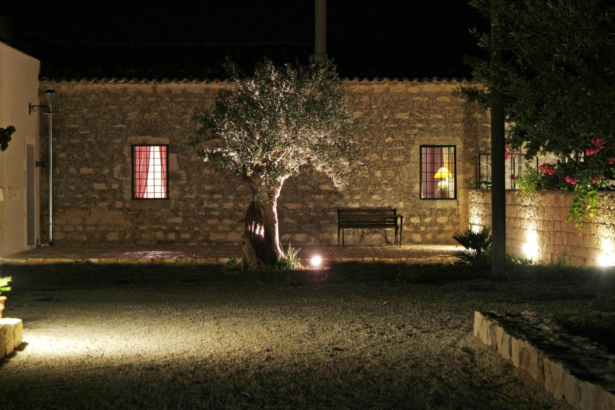Masseria Ciancio Casa Serrafiori Luaran gambar
